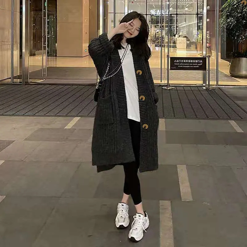 Buckled and Unbuttoned Lazy St - огляд і ціна Winter Clothing Trends 2025 Women'S